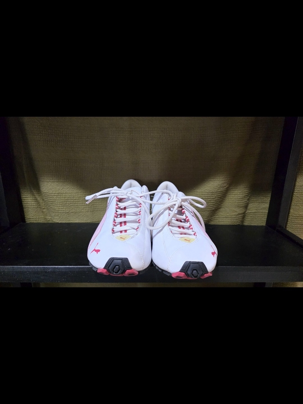 Vintage Puma White and Pink Women's Athletic Sneakers